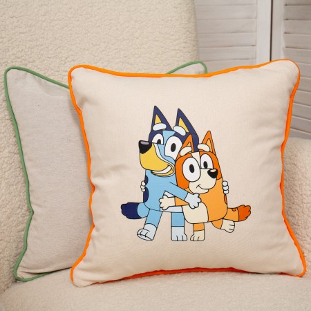 Декоративна калъфка "Bluey" с оранжев кант